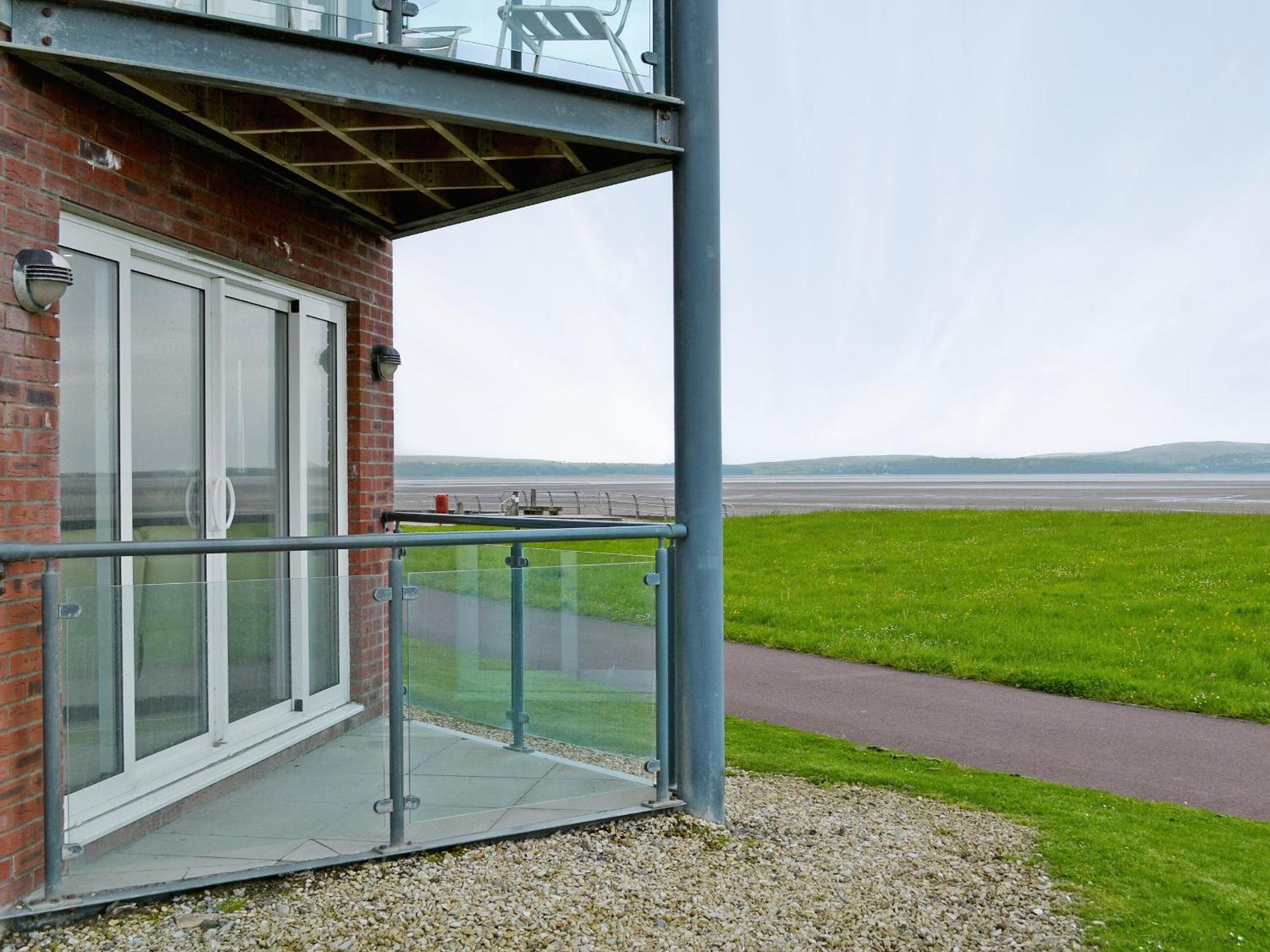 Waters Edge Villa Llanelli Luaran gambar