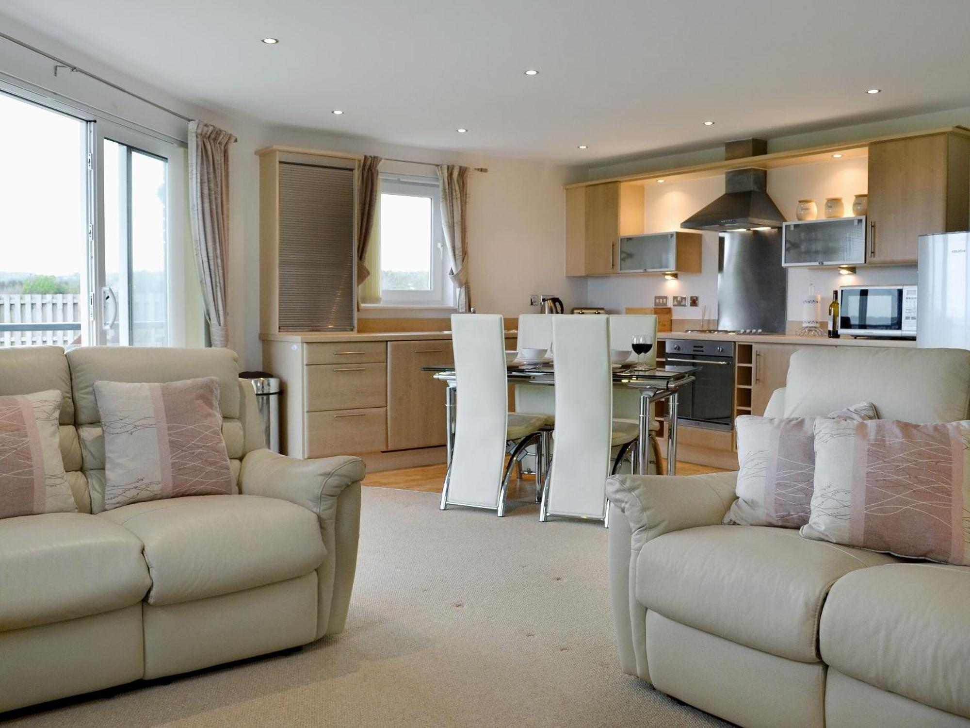 Waters Edge Villa Llanelli Luaran gambar